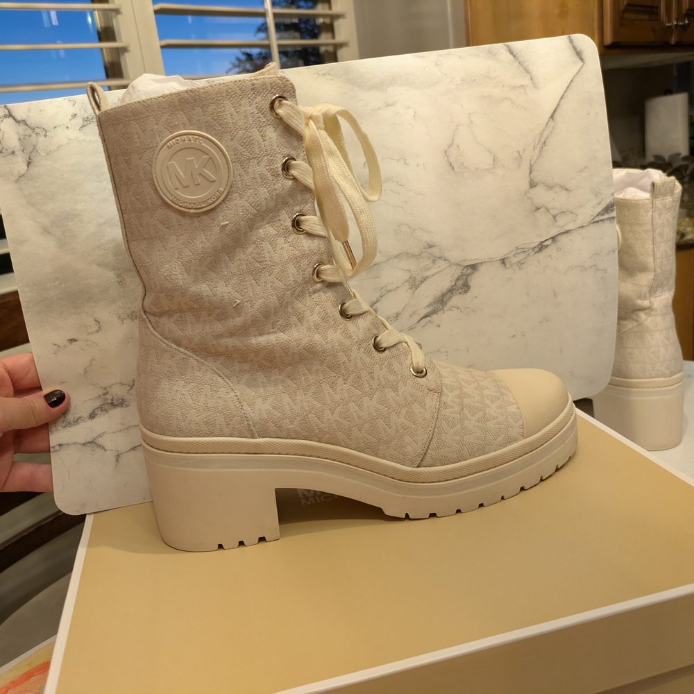 Michael Kors Cream Lace-Up Boots